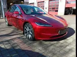 Usata Tesla Model 3 366 kW (498 CV) 2024 Rosso Berlina