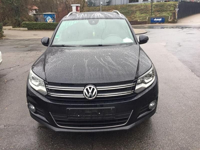 Schwarz Gebraucht 2015 VW Tiguan LOUNGE SUV | 12.400 € (Guter Preis) - Bild 1/4
