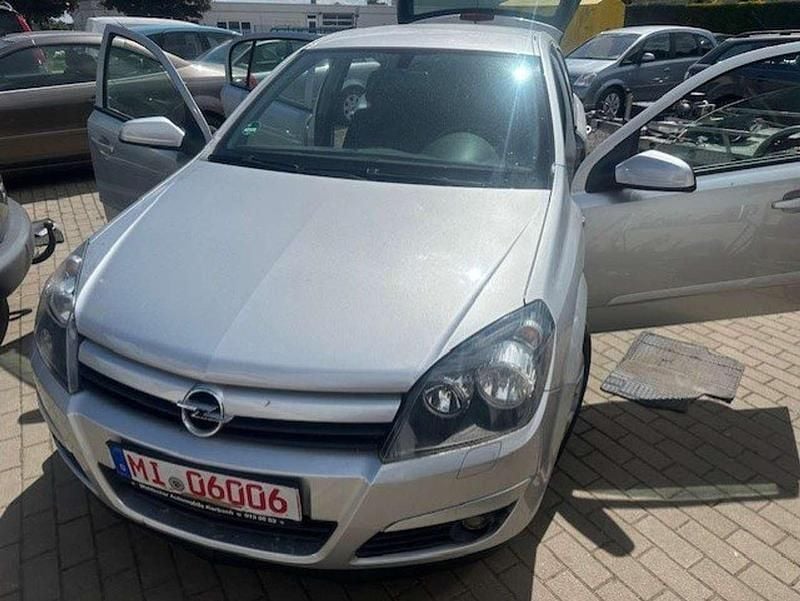 Silber Gebraucht 2004 Opel Astra Limousine | 2.499 € (Fairer Preis) - Bild 1/4