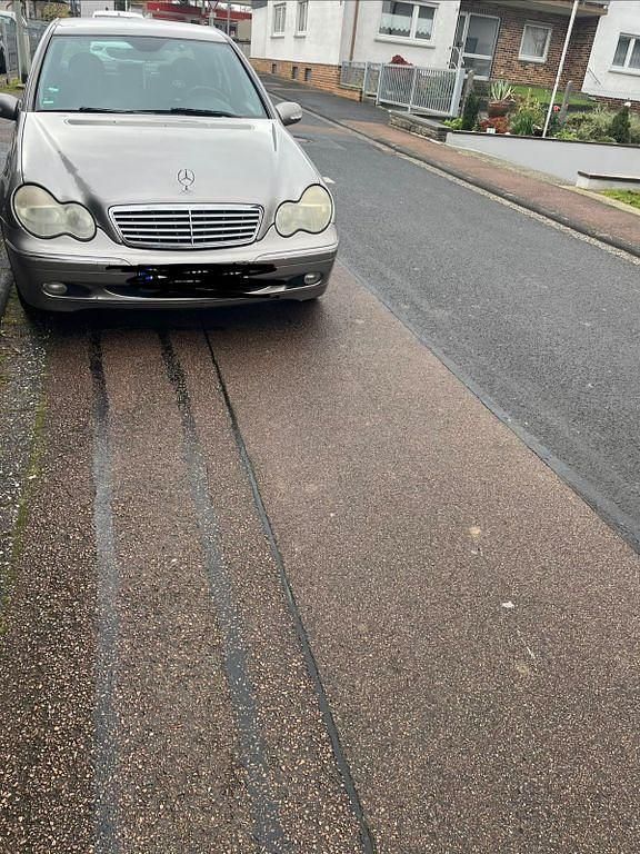 Gebraucht Mercedes C180 Elegance 143 PS (105 kW) 2004 Grau Limousine