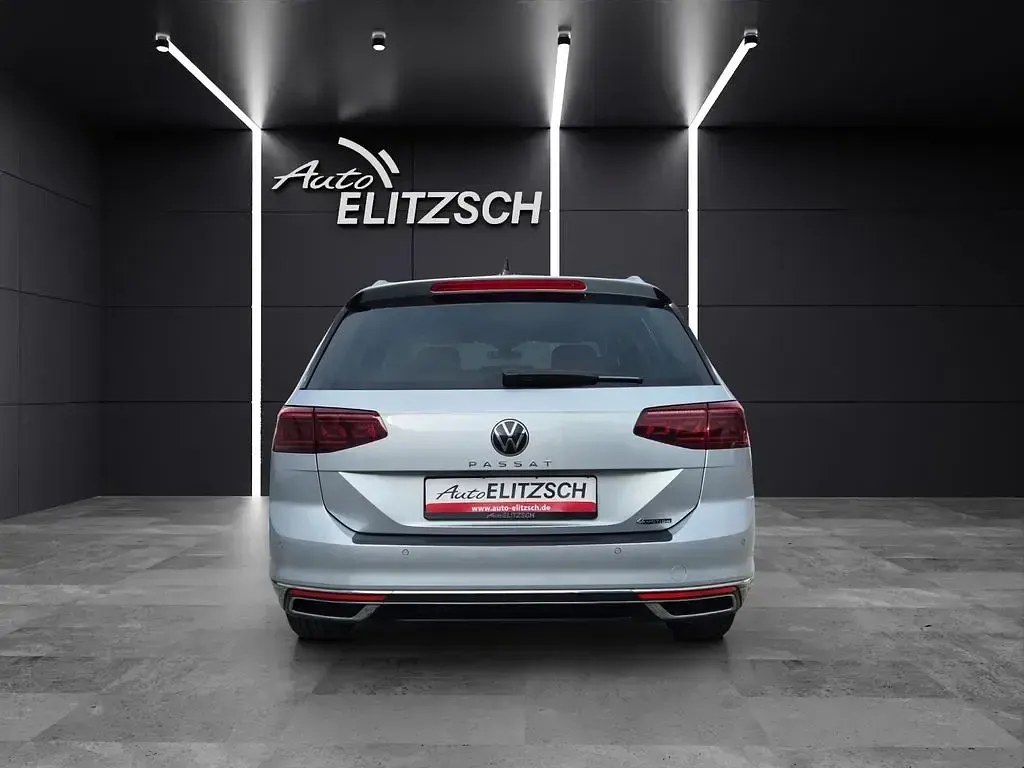Gebraucht VW Passat Elegance 200 PS (147 kW) 2022 Scale silver metallic Kombi