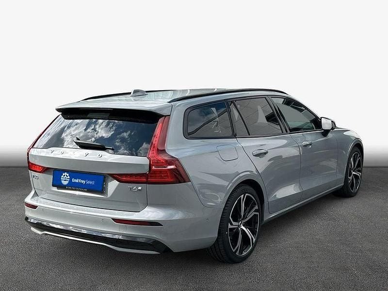 Gebraucht Volvo V60 Plus 257 PS (189 kW) 2025 Grau Kombi