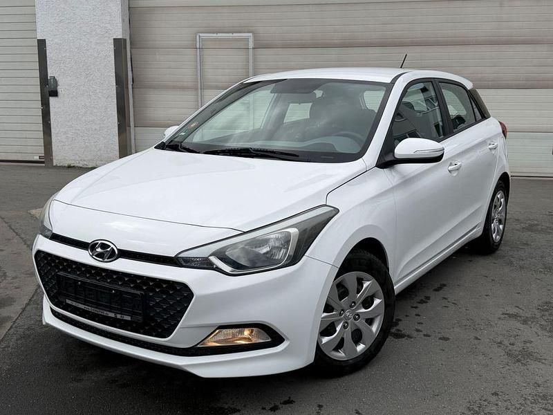 Gebraucht Hyundai i20 GO! 75 PS (55 kW) 2016 Weiß Limousine
