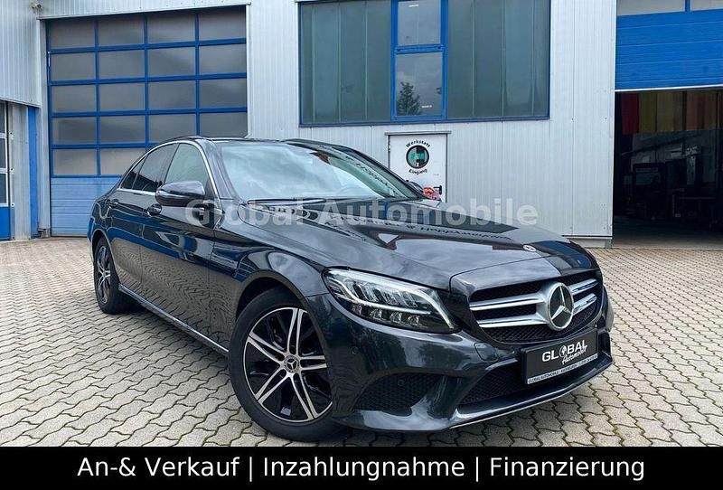 Gebraucht Mercedes C200 Avantgarde 160 PS (117 kW) 2020 Grau Limousine