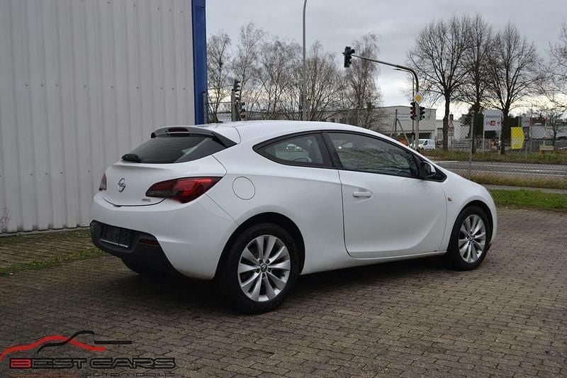 Gebraucht Opel Astra GTC Basis 136 PS (100 kW) 2015 Weiß Coupé