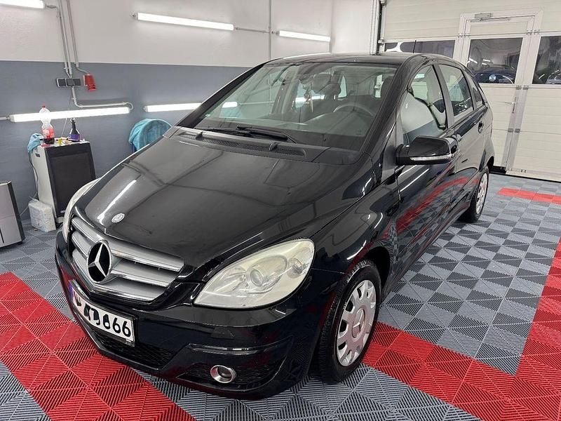 Schwarz Gebraucht 2008 Mercedes B150 Van / Kleinbus | 3.800 € (Fairer Preis) - Bild 1/4