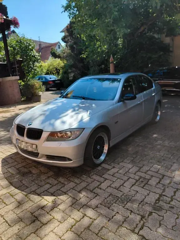 Gebraucht BMW 325 218 PS (160 kW) 2006 Silber Limousine