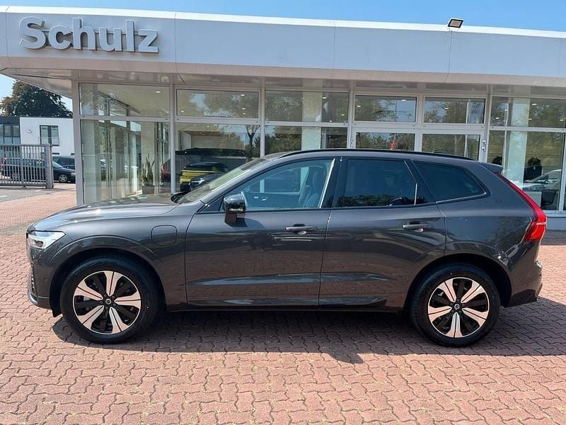Platinum grey metallic (metallic) Gebraucht 2024 Volvo XC60 Plus SUV | 54.850 € (Fairer Preis) - Bild 1/4