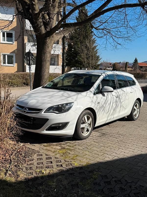Gebraucht Opel Astra 136 PS (100 kW) 2014 Weiß Kombi