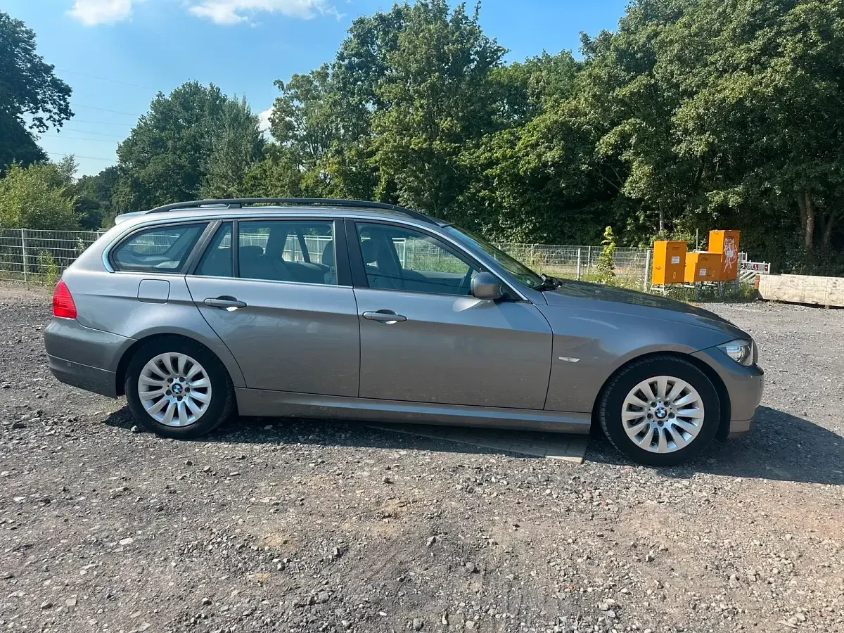 Gebraucht BMW 325 220 PS (161 kW) 2008 Grau Kombi