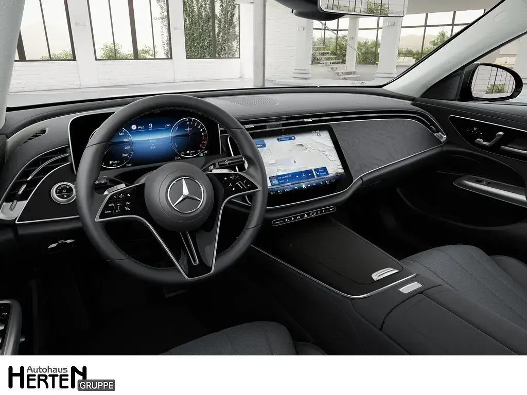 Gebraucht Mercedes E300 Avantgarde 204 PS (150 kW) 2025 Grau Limousine