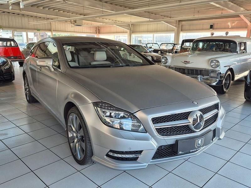 Grau Gebraucht 2012 Mercedes CLS500 Shooting Brake Kombi | 37.500 € - Bild 1/3