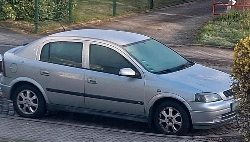 Gebraucht Opel Astra 84 PS (61 kW) 2003 Silber Limousine