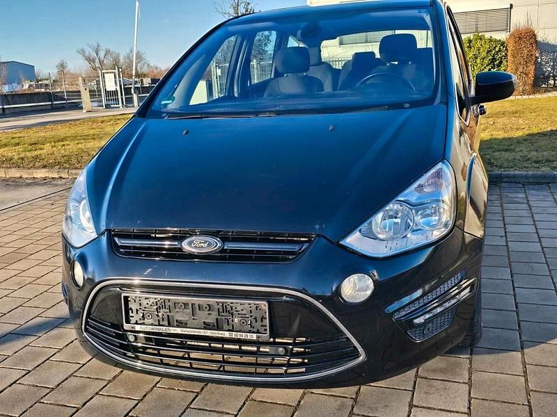 Second-hand Ford S-MAX Titanium 140 CP (102 kW) 2010 Negru Monovolum