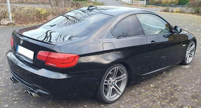 Gebraucht BMW 320 M Sport 170 PS (125 kW) 2012 Schwarz Coupé
