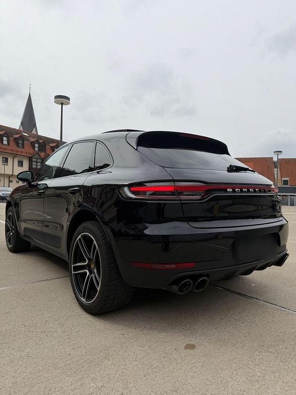 Second-hand Porsche Macan 245 CP (180 kW) 2019 Negru SUV