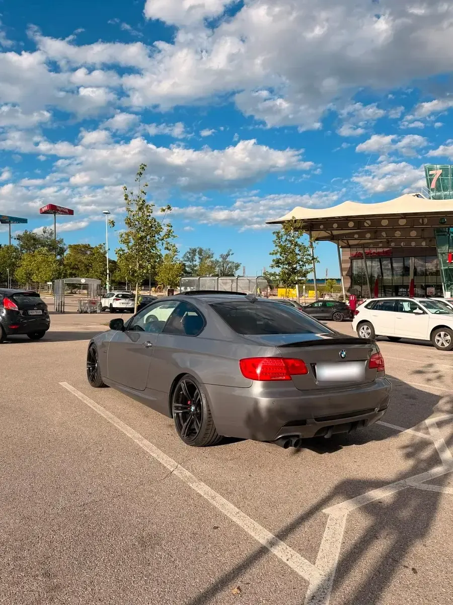 Gebraucht BMW 330 M Sport 180 PS (132 kW) 2010 Grau Coupé