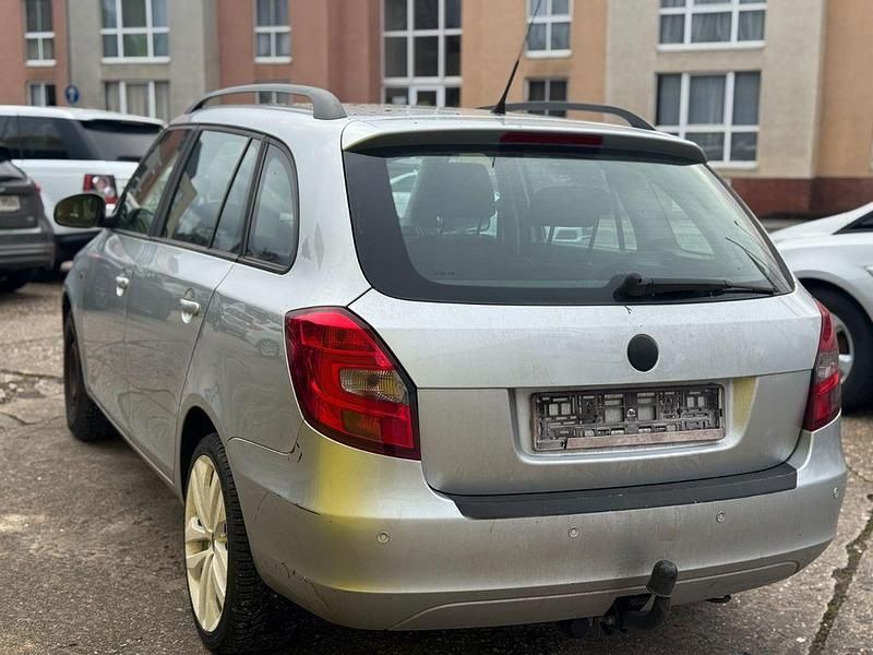 Gebraucht Skoda Fabia Ambiente 86 PS (63 kW) 2010 Silber Kombi