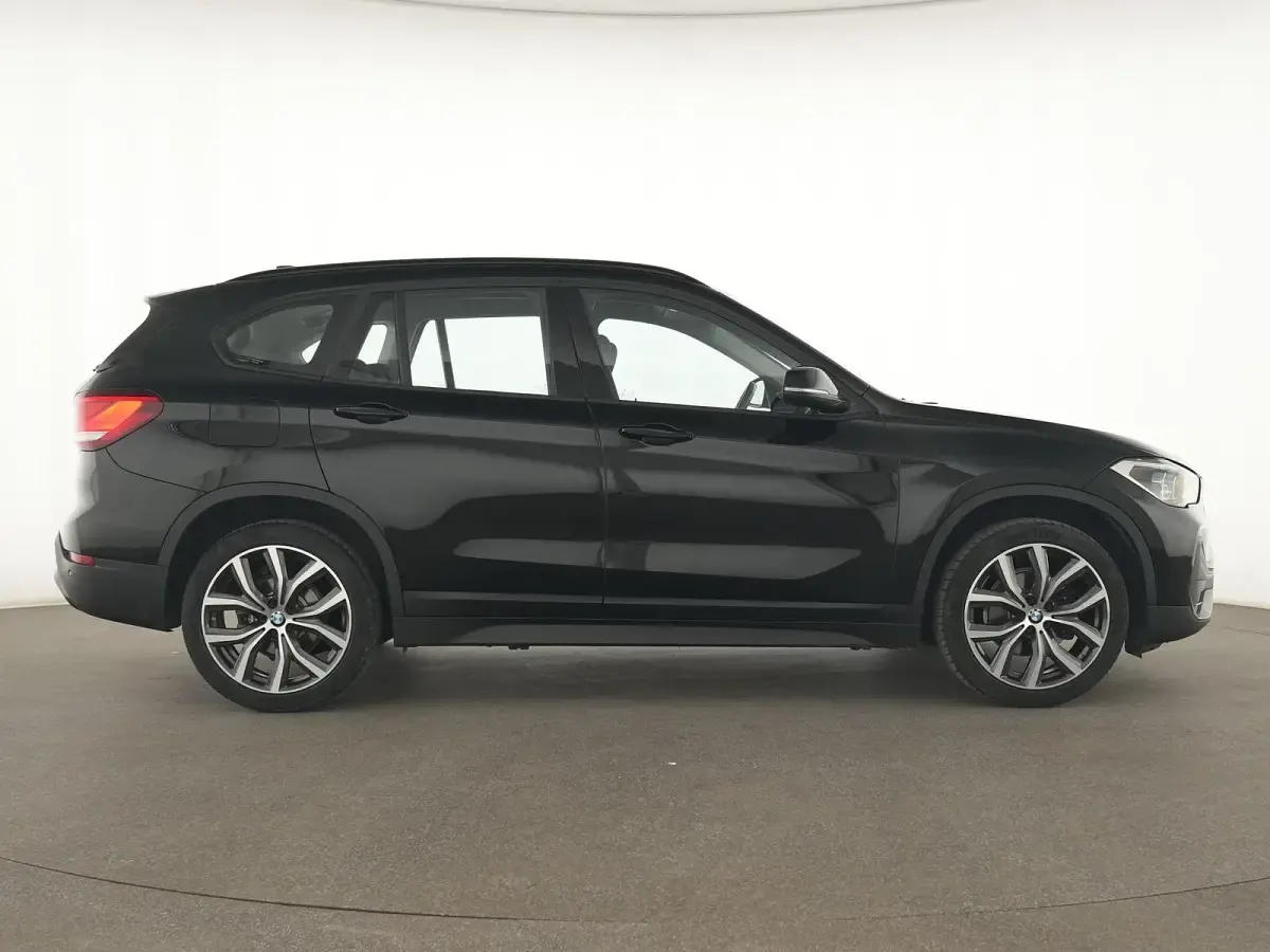 Gebraucht BMW X1 Advantage 136 PS (100 kW) 2022 Schwarz SUV