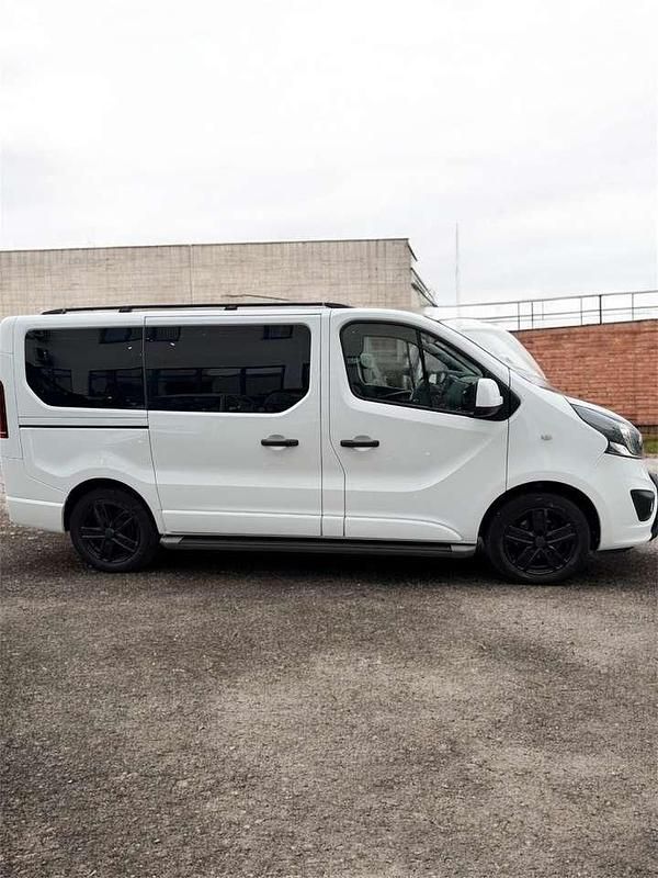 Gebraucht Opel Vivaro 145 PS (106 kW) 2015 Casabl/arctic/eisweiss/kaolin Van / Kleinbus