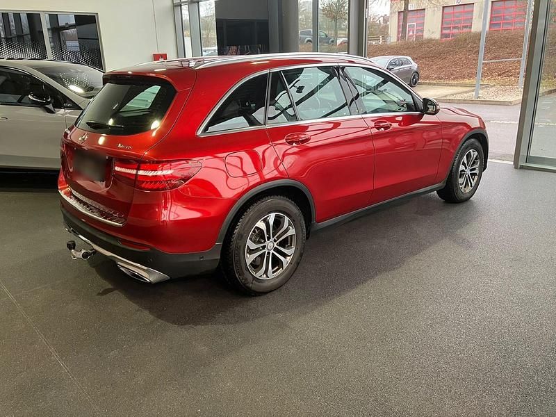 Gebraucht Mercedes GLC220 170 PS (125 kW) 2016 Rot SUV