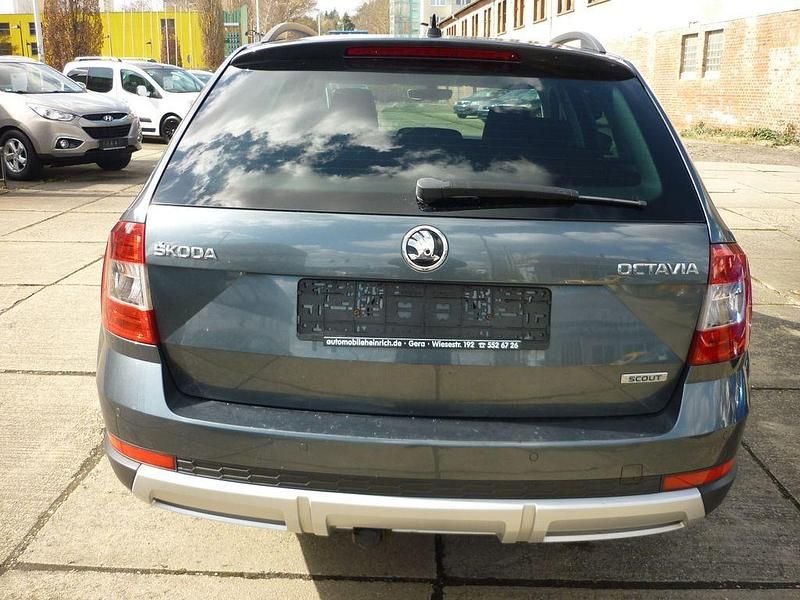 Gebraucht Skoda Octavia 184 PS (135 kW) 2017 Grau Kombi