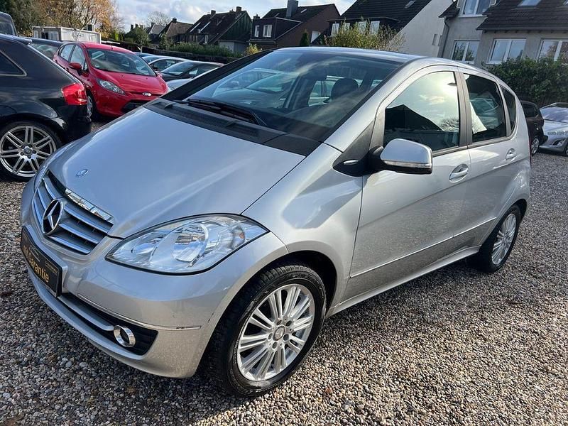 Silber Gebraucht 2009 Mercedes A170 Limousine | 5.499 € (Fairer Preis) - Bild 1/4