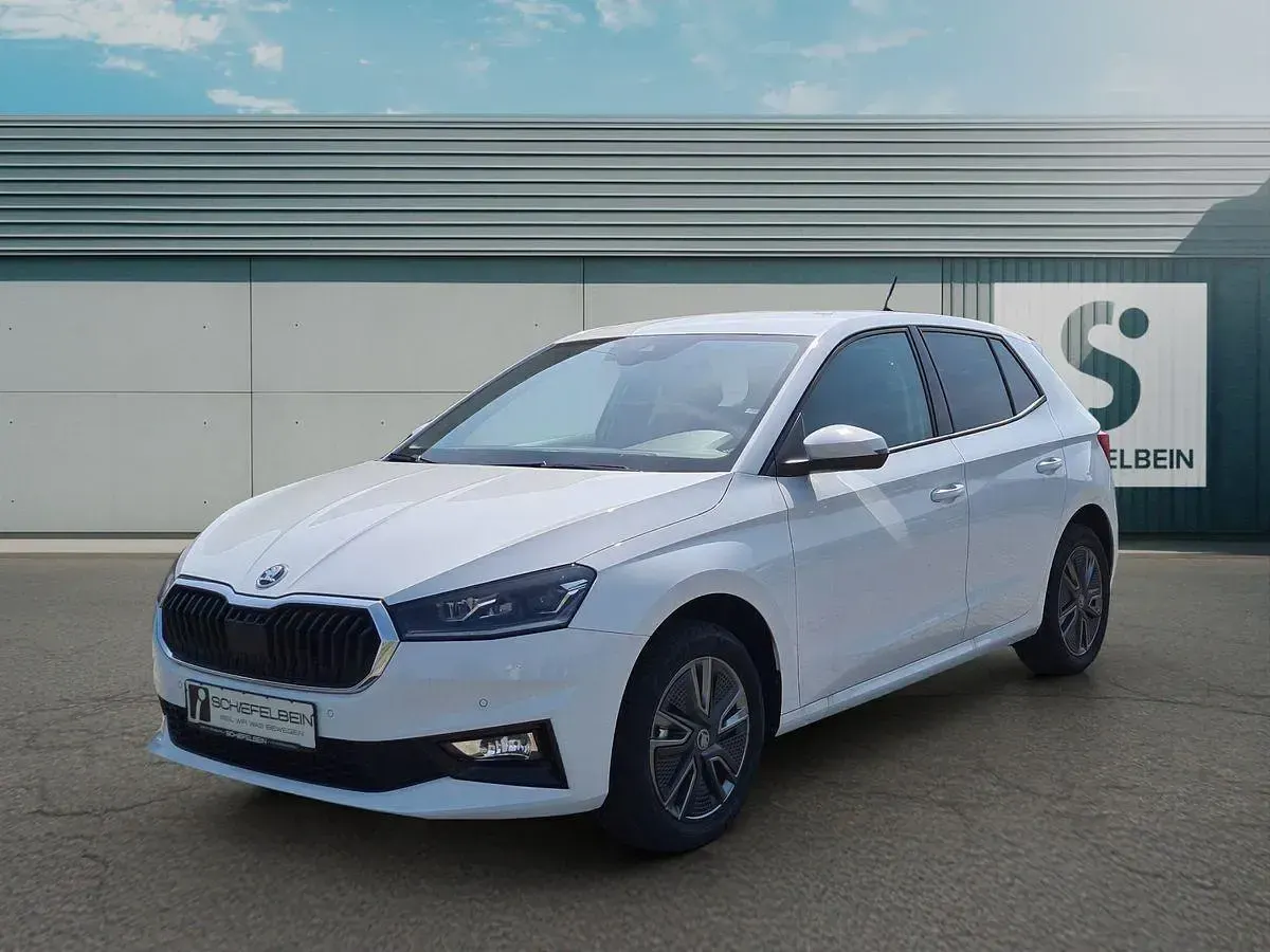Neu Skoda Fabia 95 PS (69 kW) 2026 Moonweiss metallic Kleinwagen
