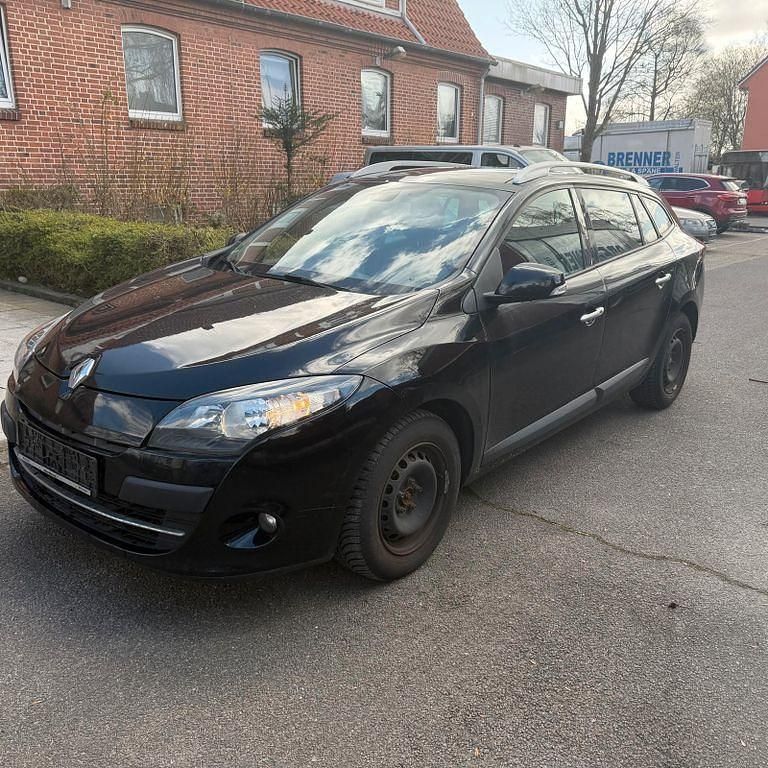 Gebraucht Renault Mégane III Dynamique 140 PS (102 kW) 2011 Schwarz Limousine