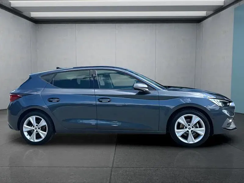 Gebraucht Seat Leon 150 PS (110 kW) 2024 Grau Kleinwagen