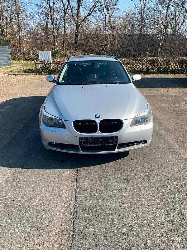 Gebraucht BMW 525 192 PS (141 kW) 2005 Silber Kombi