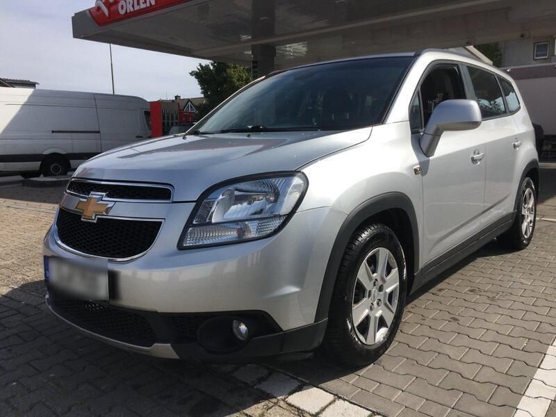 Silber Gebraucht 2013 Chevrolet Orlando Van / Kleinbus | 7.200 € (Fairer Preis) - Bild 1/4