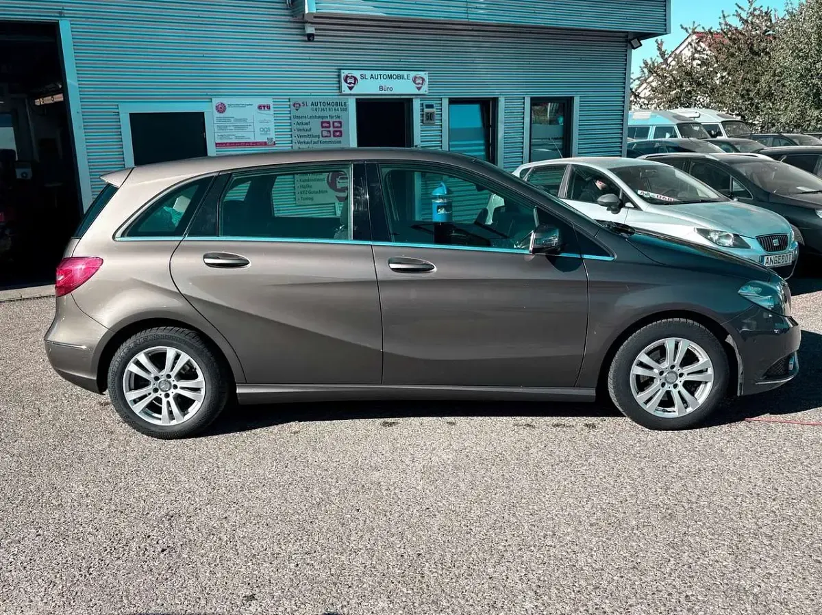 Gebraucht Mercedes B200 156 PS (114 kW) 2013 Bronze Van / Kleinbus