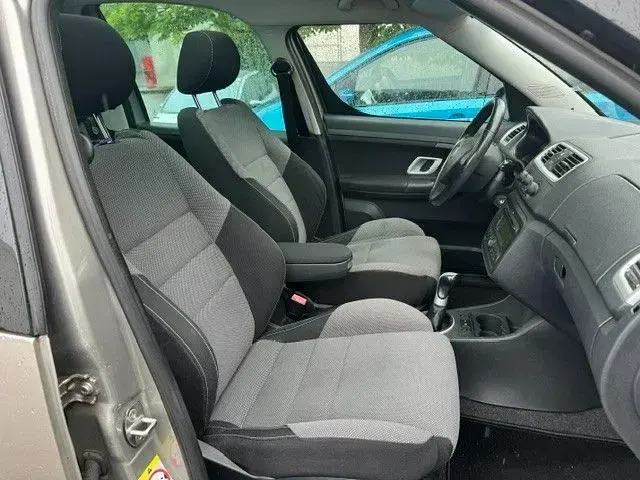Gebraucht Skoda Roomster Comfort 86 PS (63 kW) 2007 Bezova capuccino/capuccino bei Van / Kleinbus