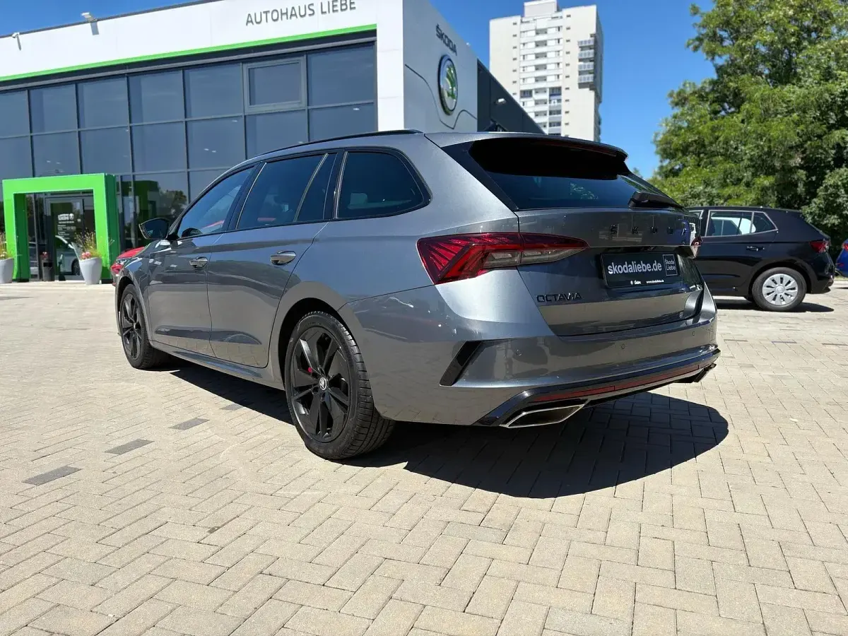 Gebraucht Skoda Octavia RS 245 PS (180 kW) 2024 Graphitegrau metallic Kombi