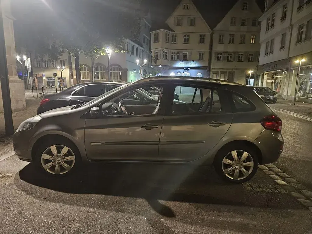 Gebraucht Renault Clio Dynamique 101 PS (74 kW) 2009 Grau Limousine
