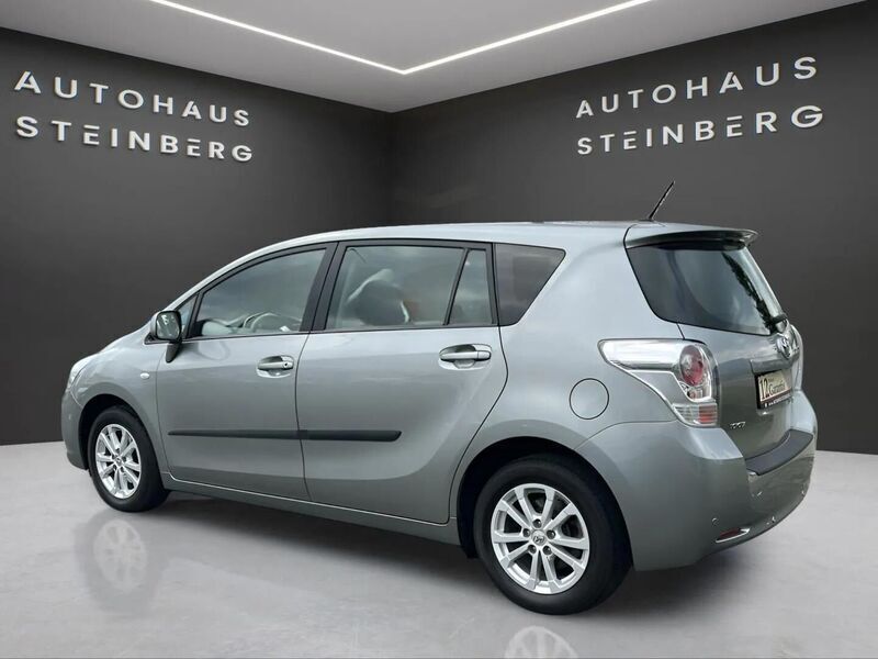 Gebraucht Toyota Verso Edition 147 PS (108 kW) 2011 Grau Van / Kleinbus