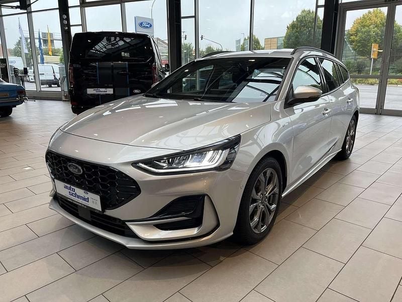 Polarsilber Gebraucht 2024 Ford Focus ST-Line Kombi | 23.990 € (Fairer Preis) - Bild 1/4