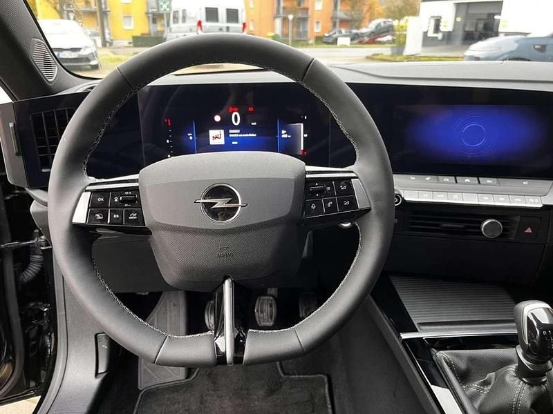 Gebraucht Opel Astra Edition 131 PS (96 kW) 2025 Karbon schwarz metallic Limousine