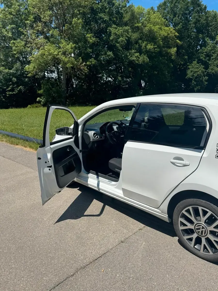 Gebraucht VW e-up! Style 44 kW (61 PS) 2023 Weiß Kleinwagen