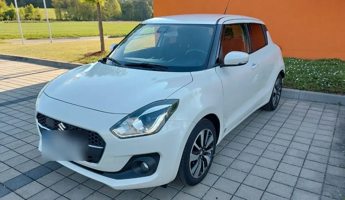 Gebraucht Suzuki Swift Comfort+ 111 PS (81 kW) 2019 Weiß Kleinwagen