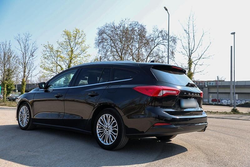 Gebraucht Ford Focus 120 PS (88 kW) 2021 Schwarz Kombi