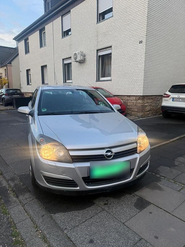 Gebraucht Opel Astra 105 PS (77 kW) 2005 Kleinwagen