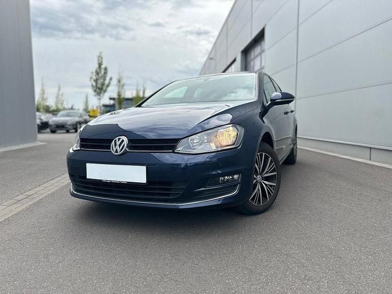 Blau Gebraucht 2016 VW Golf VII Allstar Limousine | 9.000 € (Superpreis) - Bild 1/4