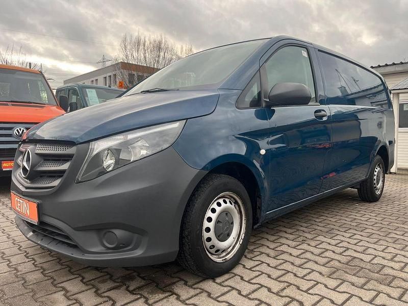 Gebraucht Mercedes Vito 114 PS (83 kW) 2018 Blau Van