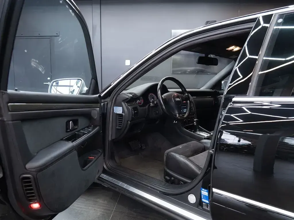Gebraucht Audi S8 Sport 360 PS (264 kW) 2001 Schwarz Limousine