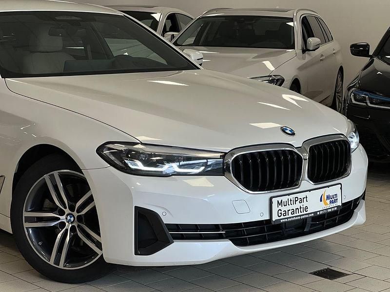 Gebraucht BMW 520 Performance 190 PS (139 kW) 2022 Weiß Limousine