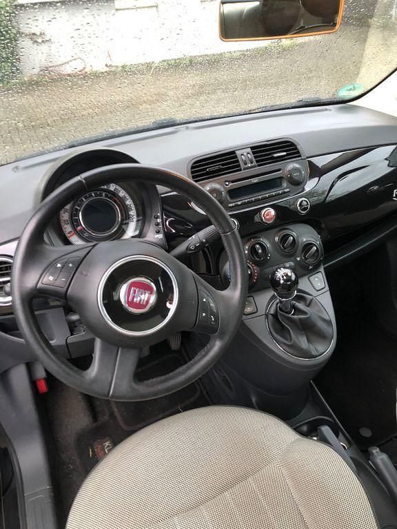 Schwarz Gebraucht 2011 Fiat 500 Pop Kleinwagen | 3.900 € (Fairer Preis) - Bild 1/3