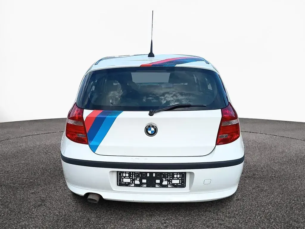 Gebraucht BMW 116 116 PS (85 kW) 2010 Weiß Kleinwagen