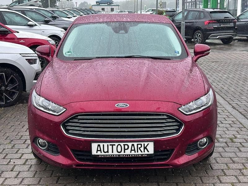 Gebraucht Ford Mondeo 120 PS (88 kW) 2018 Rot Limousine